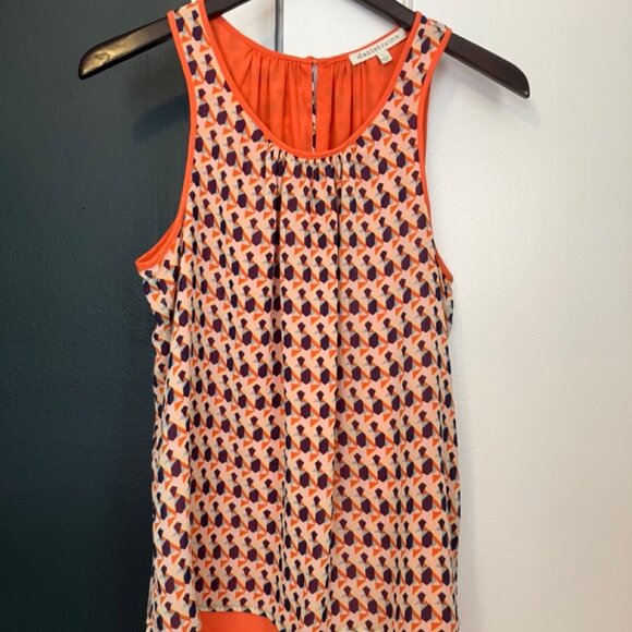 Tops - Picture 5 of 9